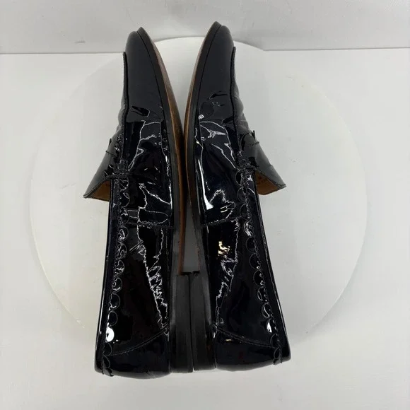 Banana Republic Patent Leather Scalloped Trim Loafers Black Women's Size 9M‎ - Picture 5 of 9